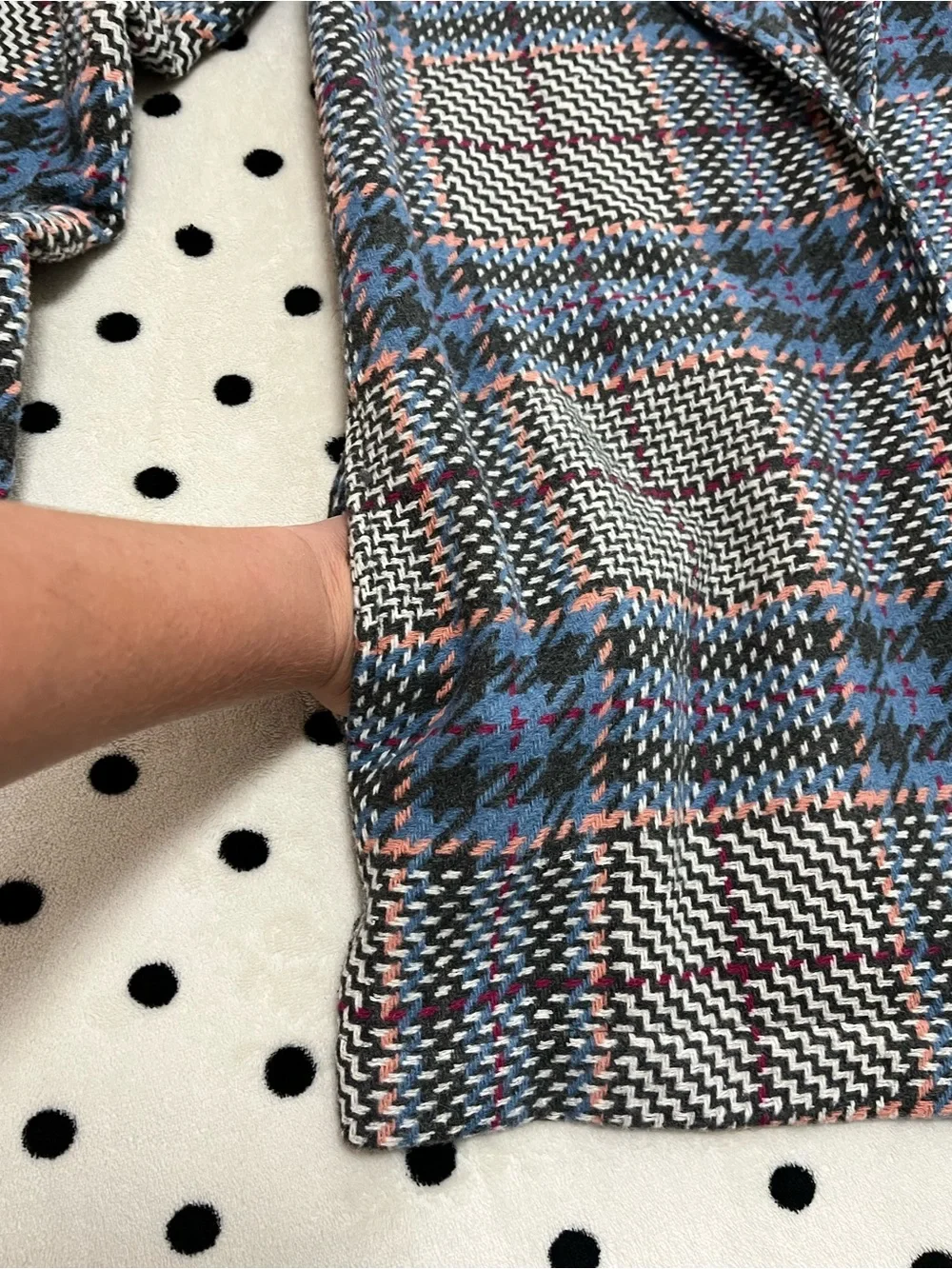 CUTOUT 